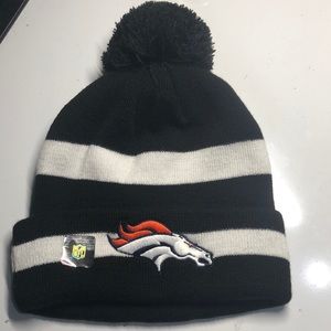 Denver Broncos NFL Chase Pom Knit Beanie Hat Black & White Striped Me…